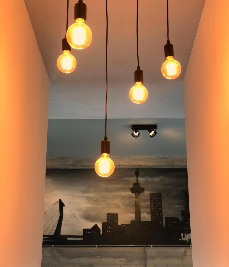 Bed, Bites & Business Hotel Rotterdam Bagian luar foto