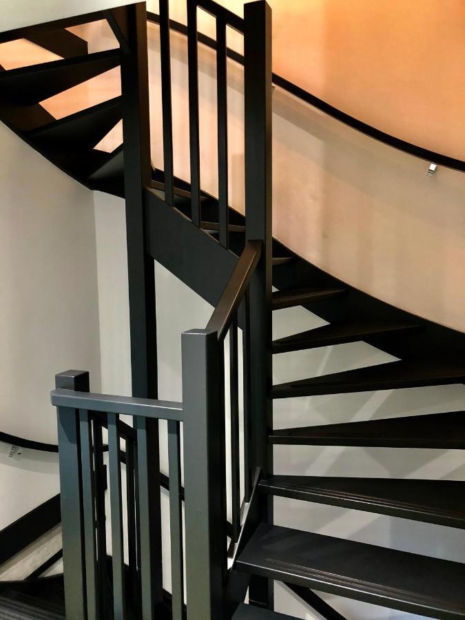 Bed, Bites & Business Hotel Rotterdam Bagian luar foto