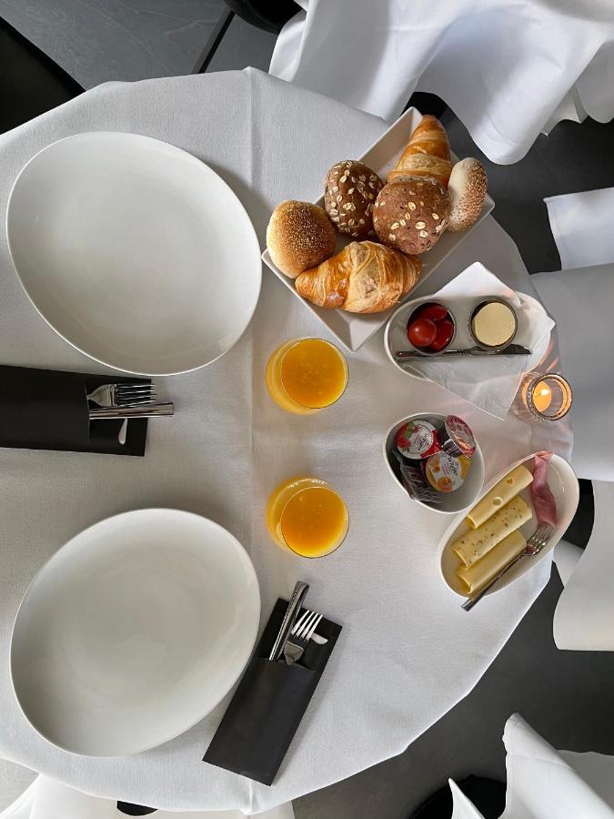 Bed, Bites & Business Hotel Rotterdam Bagian luar foto