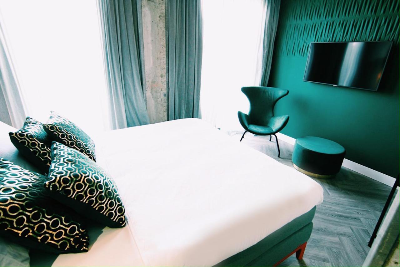 Bed, Bites & Business Hotel Rotterdam Bagian luar foto