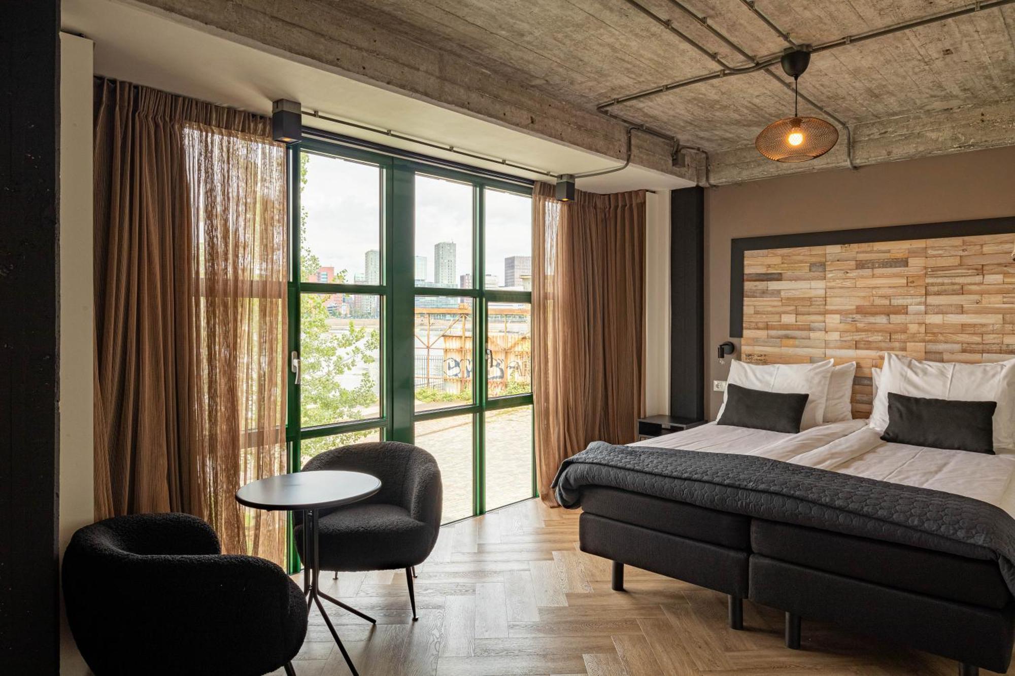 Bed, Bites & Business Hotel Rotterdam Bagian luar foto